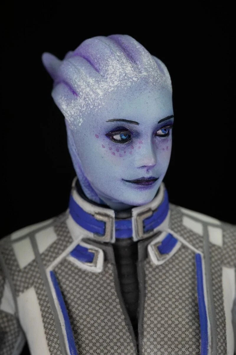 Mass Effect: Liara Deluxe Figure 100% Authentic Brand New In Box